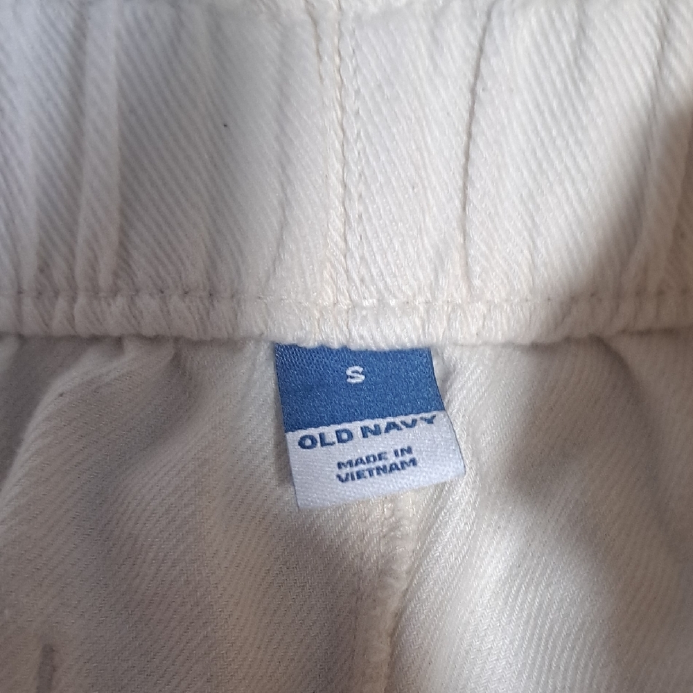 Old Navy Cream Extra High Rise Tie-Waist Shorts Size Small New - Picture 3 of 4